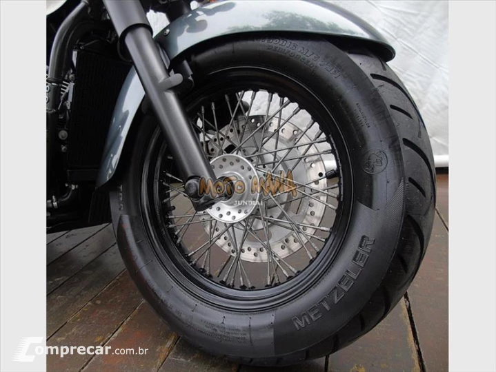 VULCAN 900 CLASSIC