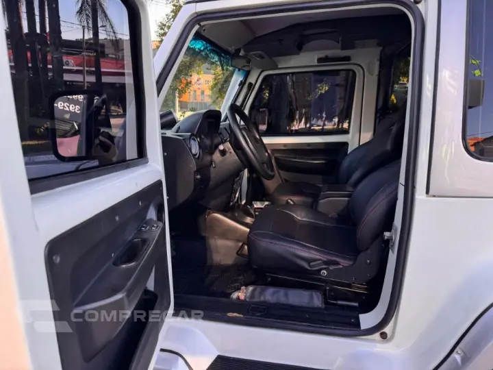 T-4 4x4 3.0 TB Int. Cap. Rígida Diesel