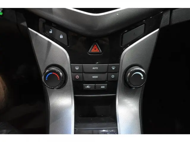 CRUZE HATCH - 1.8 LTZ SPORT6 16V 4P AUTOMÁTICO