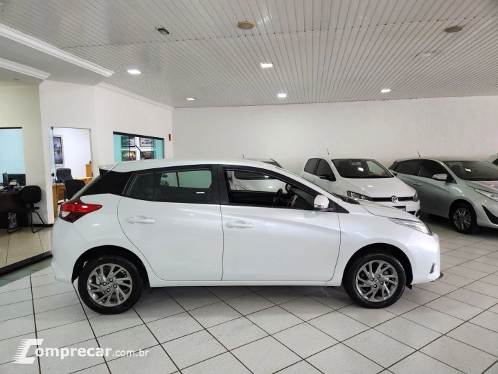Yaris Hatch 1.5 16V 4P FLEX XS CONNECT MULTIDRIVE AUTOMÁTICO
