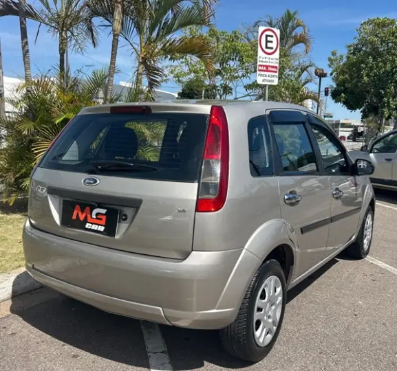 FIESTA 1.6 MPI Class Hatch 8V