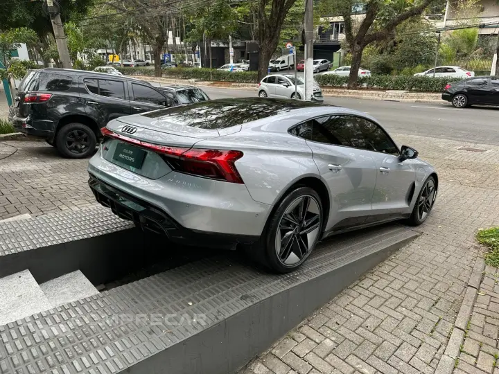 RS E-TRON GT Quattro