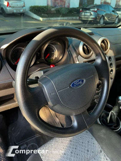 FIESTA 1.6 MPI Class Hatch 8V