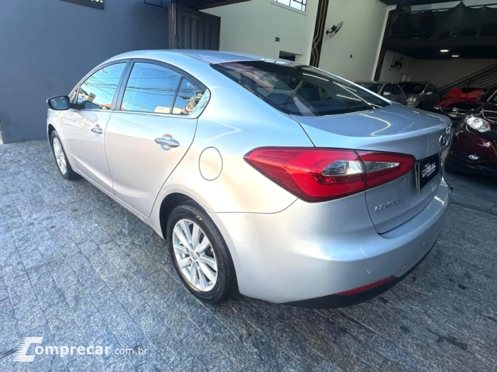 CERATO 1.6 E.263 Sedan 16V