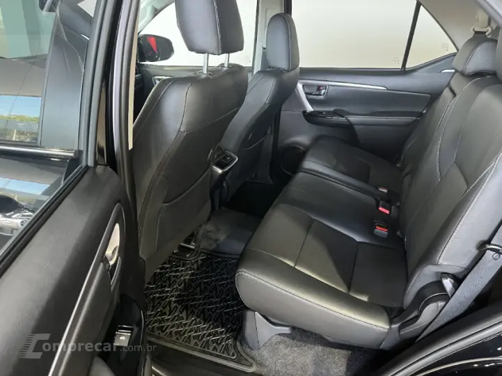 HILUX SW4 2.8 SRX 4X4 7 Lugares 16V Turbo Intercooler