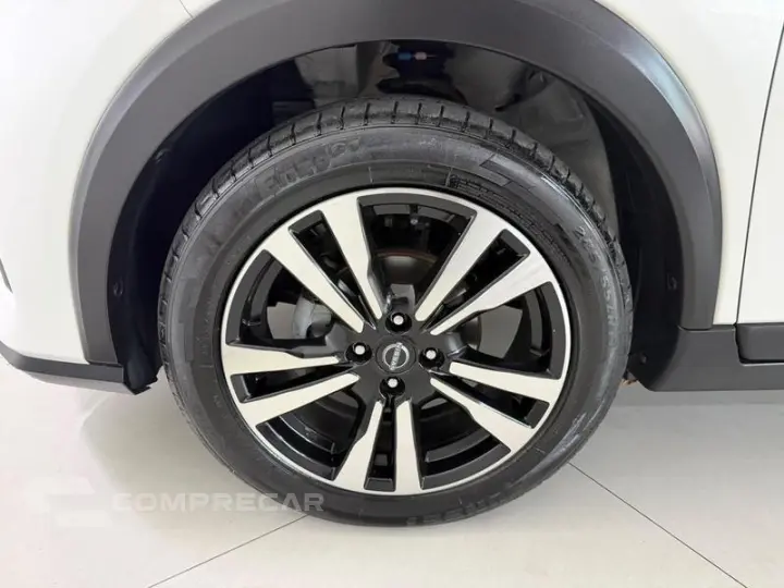 KICKS ADVANCE CVT