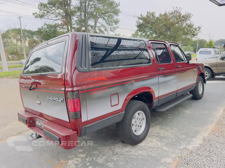Veraneio 4.0 4P DIESEL CUSTOM S CABINE DUPLA