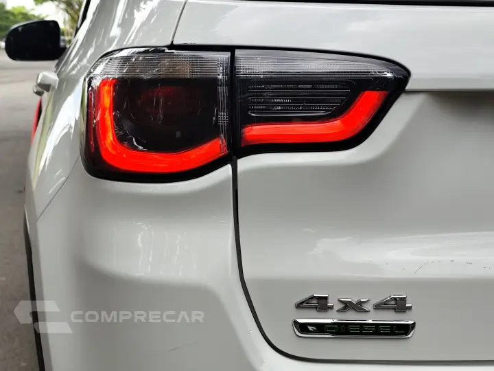 COMPASS 2.0 16V DIESEL LONGITUDE 4X4 AUTOMÁTICO