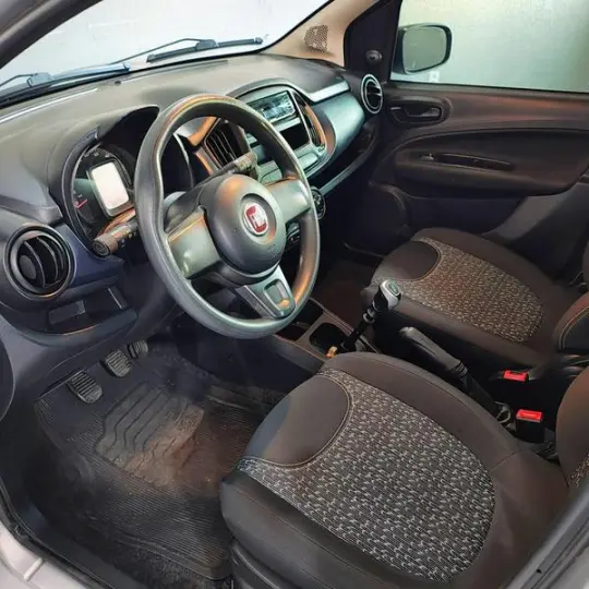 FIAT UNO ATTRACTIVE 1.0