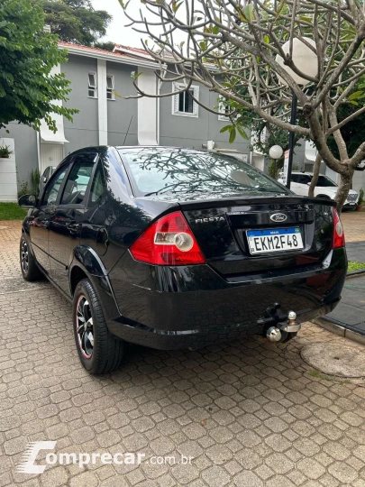 FIESTA 1.6 MPI Class Sedan 8V