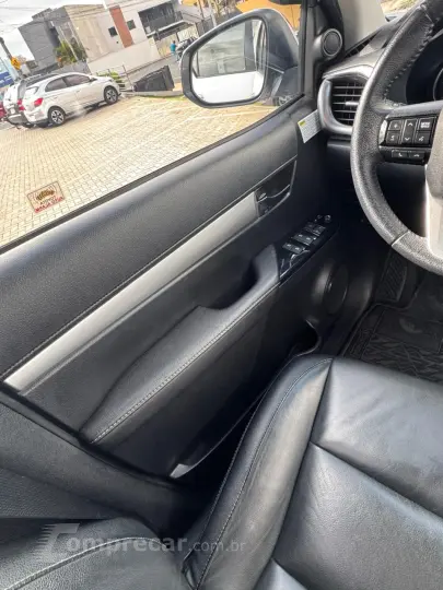 Toyota Hilux SRV CD 4x4 Diesel TDI AT