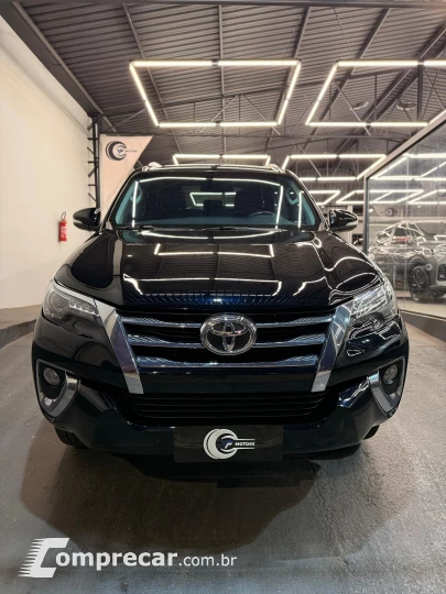 HILUX SW4 2.8 D-4d Turbo SRX 7L 4X4