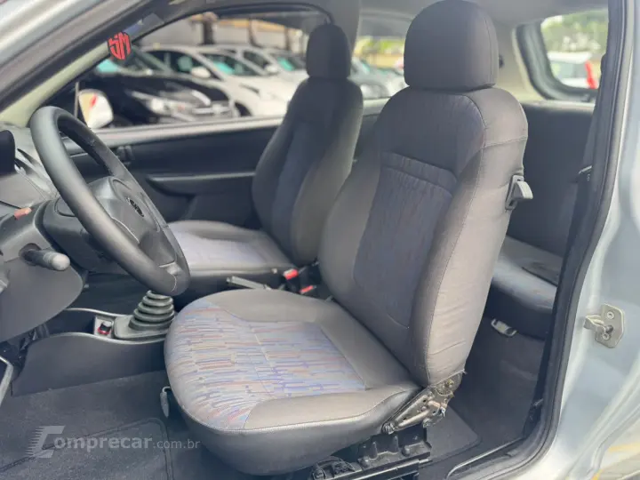 CELTA 1.0 MPFI Life 8V