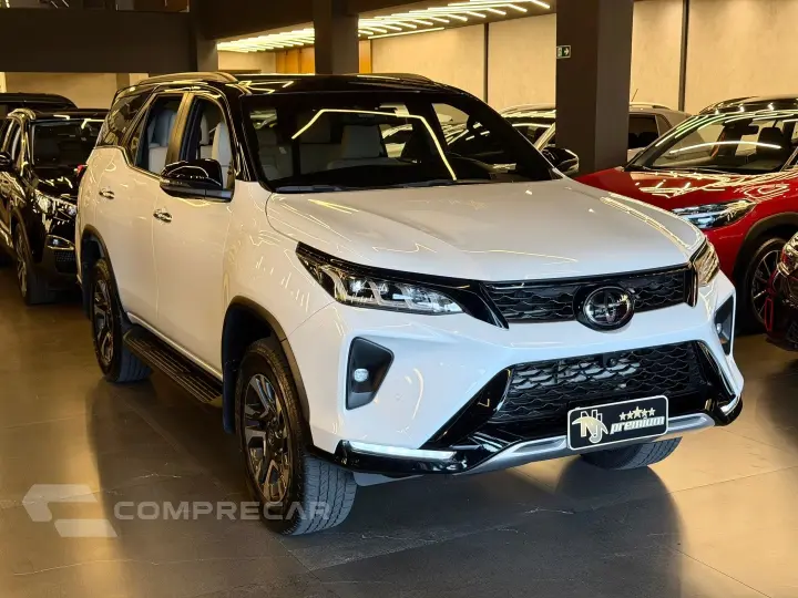 HILUX SW4 2.8 D-4D TURBO DIESEL DIAMOND 7L 4X4 AUTOMÁTICO