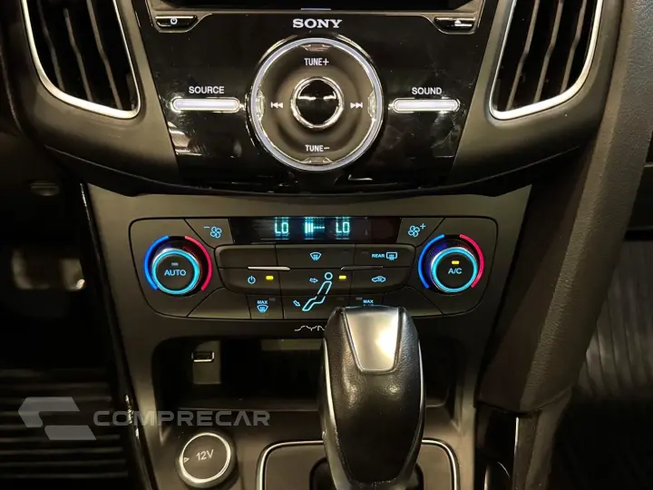 Focus 2.0 Titanium 16V Flex 4P Powershift