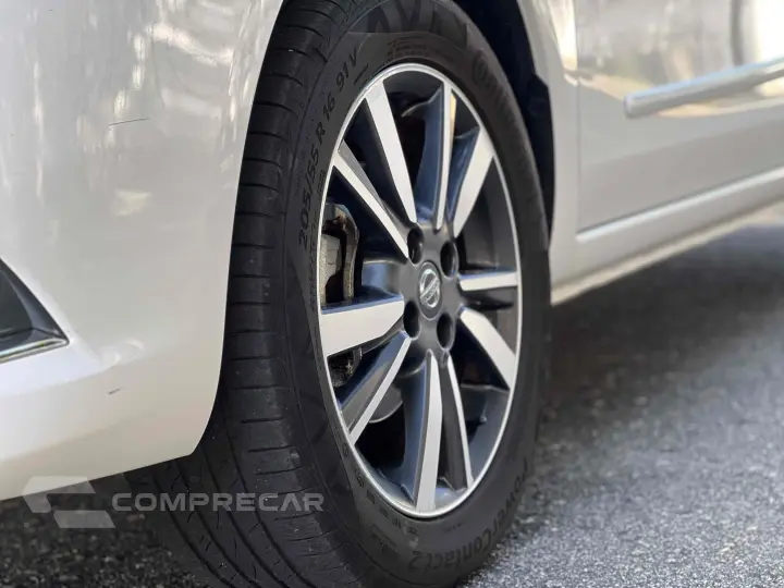 VERSA 1.6 16V FLEX UNIQUE 4P XTRONIC