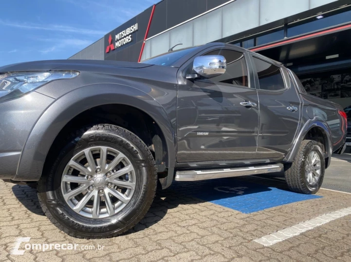 L200 TRITON 2.4 16V Turbo Sport Hpe-s CD 4X4