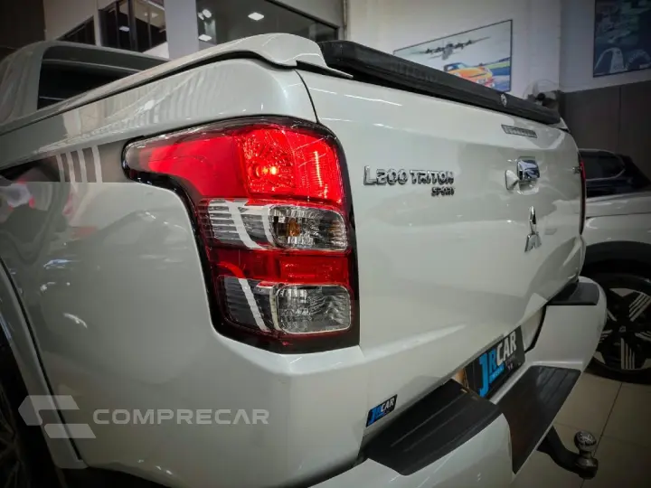 L200 TRITON  2.4 16V TURBO DIESEL SPORT HPE-S CD 4P 4X4 AUTO