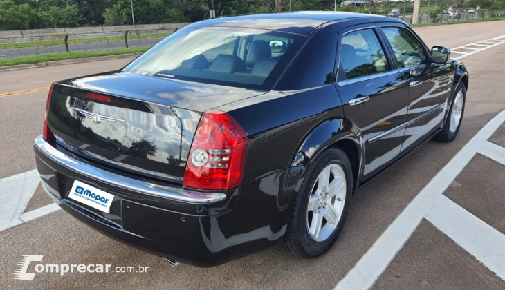 300 C 5.7 Hemi Sedan V8 16V