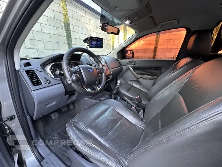 RANGER 2.5 XLS 4X2 CS 16V FLEX 2P MANUAL