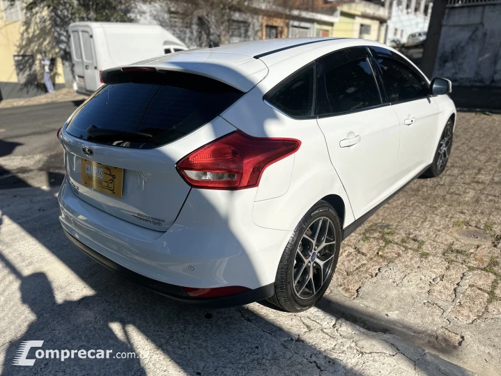 FOCUS 2.0 Titanium Hatch 16V