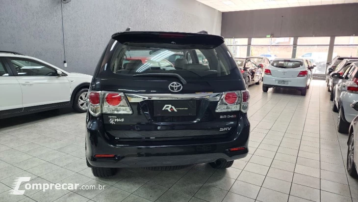 Hilux SW4 SRV D4-D 4x4 3.0 TDI Dies. Aut