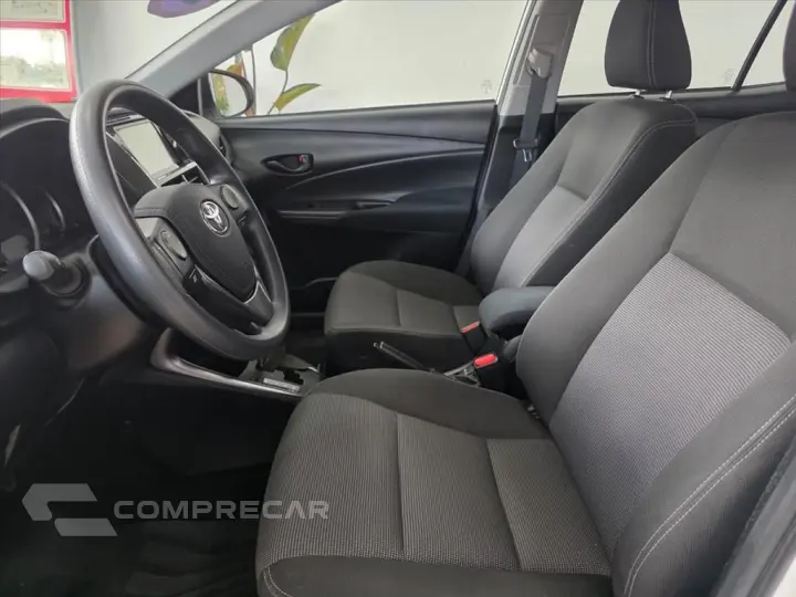 YARIS 1.5 16V FLEX SEDAN XL LIVE MULTIDRIVE