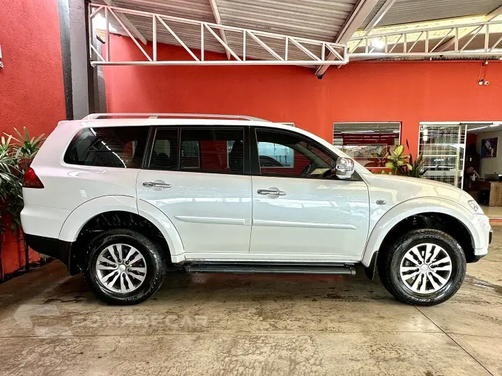 PAJERO 3.2 HPE 4X4 7 LUGARES 16V TURBO INTERCOOLER DIESEL 4P