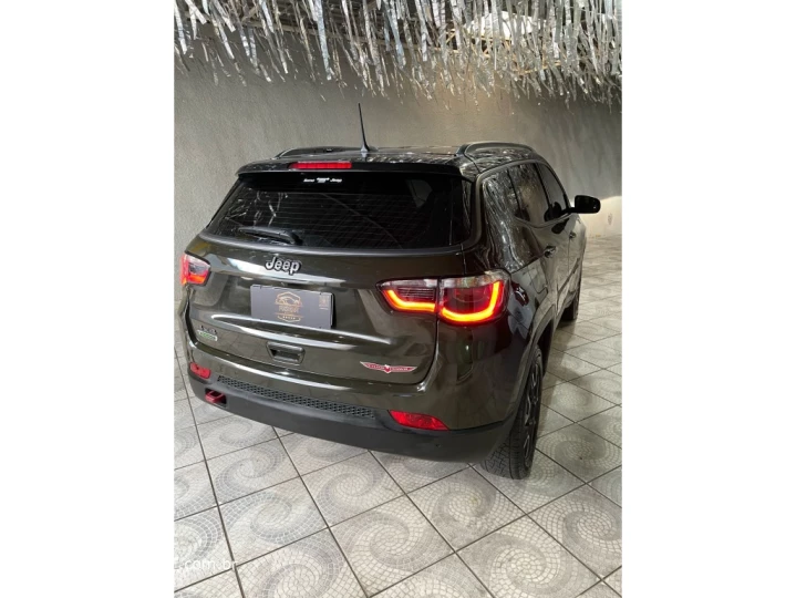 COMPASS 2.0 16V DIESEL TRAILHAWK 4X4 AUTOMÁTICO