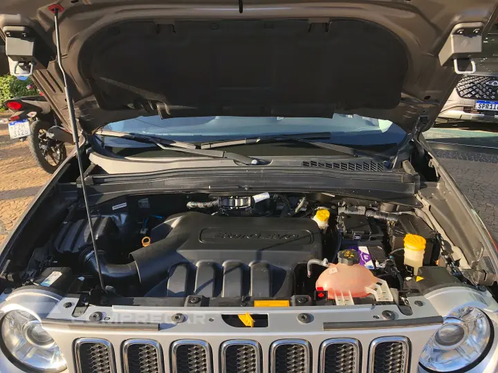 Renegade 1.8 16V Flex Limited 4P Automático