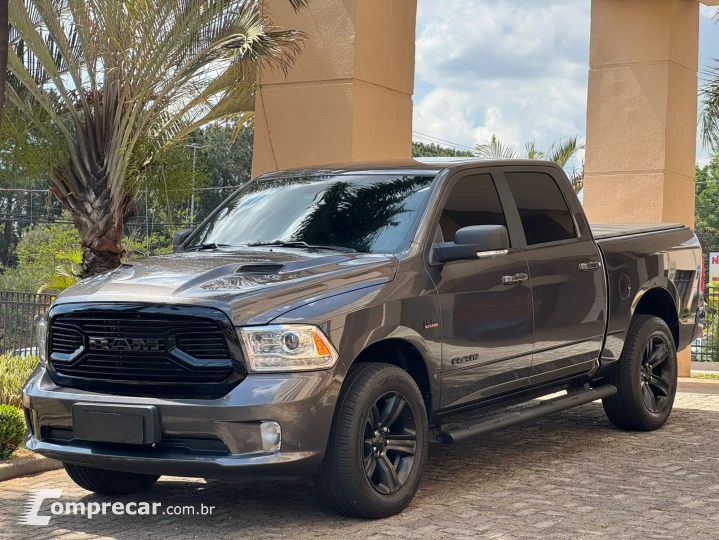 RAM 5.7 1500 Laramie 4X4 CD V8