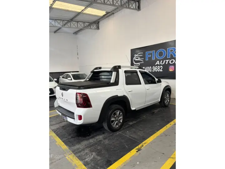 DUSTER OROCH 2.0 16V FLEX DYNAMIQUE 4P AUTOMÁTICO