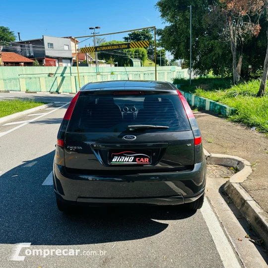 FIESTA 1.6 MPI Class Hatch 8V