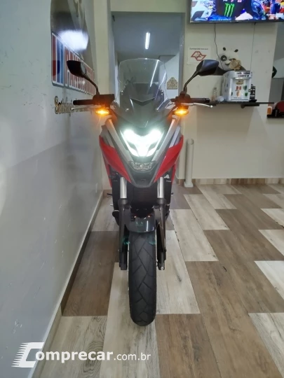 NC 750X 700 cc