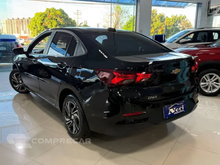 ONIX SEDAN Plus LT 1.0 12V Flex 4p Mec.
