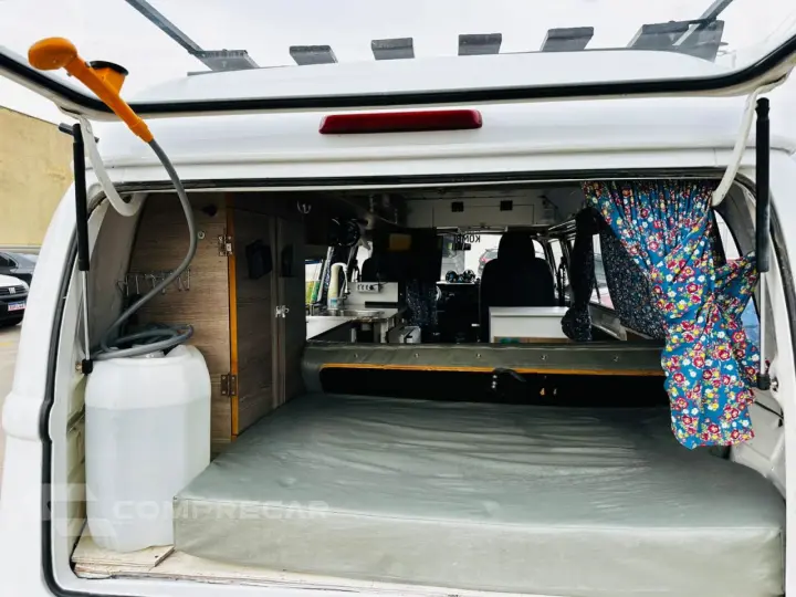 Kombi 1.4 FLEX STD 9 LUGARES