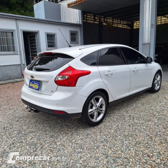 Focus Hatch 1.6 16V 4P FLEX SE POWERSHIFT AUTOMÁTICO
