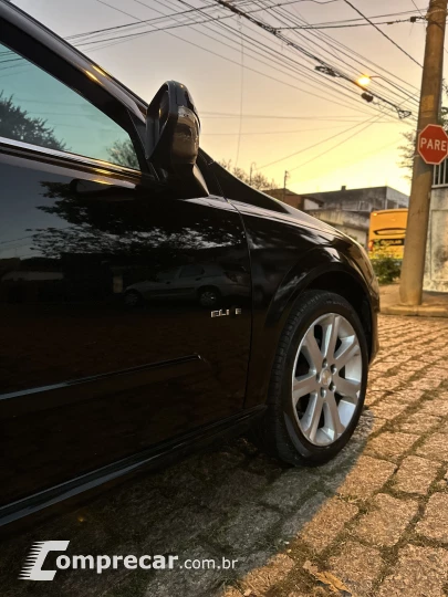 VECTRA 2.0 MPFI Elite 8V 140cv