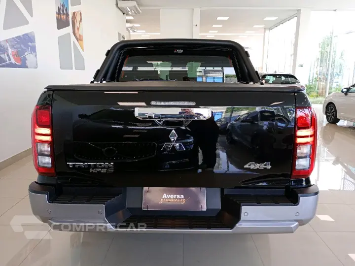 TRITON 2.4 BITURBO DIESEL CD HPE-S 4X4 AUTOMÁTICO