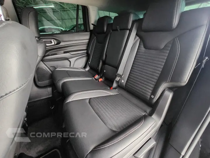 COMMANDER 1.3 T270 TURBO FLEX LONGITUDE AT6