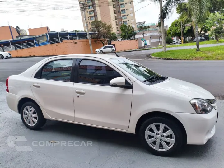 Etios Sedan 1.5 16V 4P FLEX XLS AUTOMÁTICO