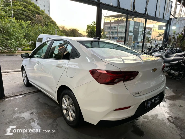 ONIX SEDAN Plus LT 1.0 12V TB Flex Mec.