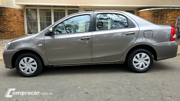 ETIOS 1.5 XS Sedan 16V