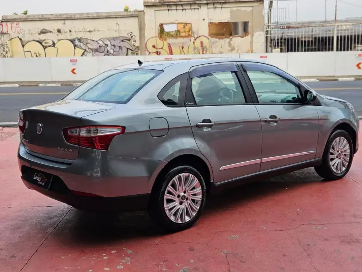 Grand Siena ESSENCE 1.6 Flex 16V