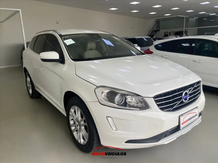 XC60 2.0 T5 DYNAMIC FWD TURBO GASOLINA 4P AUTOMÁT