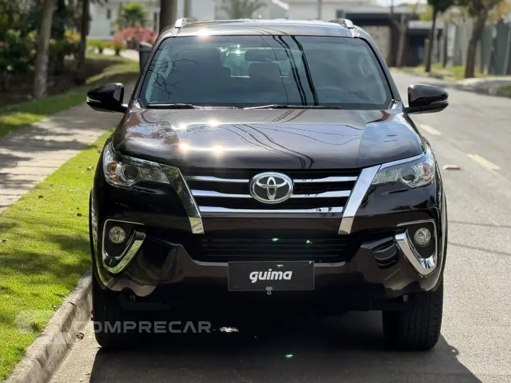 HILUX SW4 2.7 SRV 7 Lugares 4X2 16V