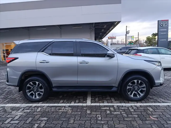 HILUX SW4 2.8 D-4D TURBO DIESEL SRX PLATINUM 4X4