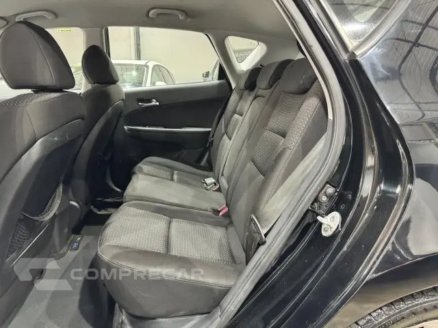 I30 - 2.0 MPI 16V 4P MANUAL