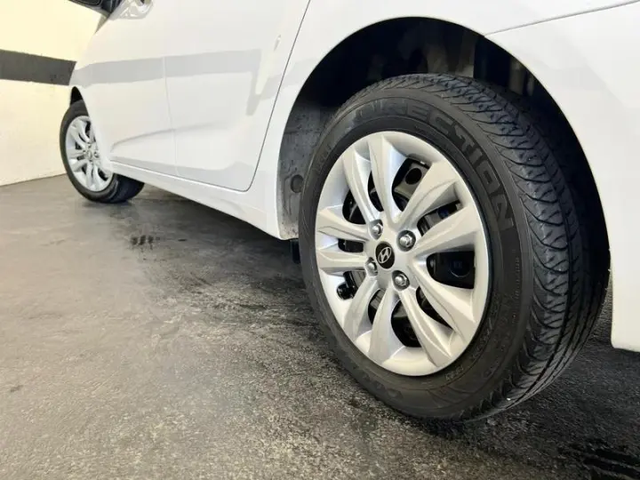 HB20S 1.6 COMFORT PLUS 16V FLEX 4P AUTOMATICO