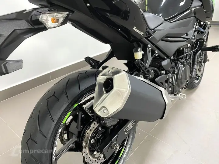 KAWASAKI Z400